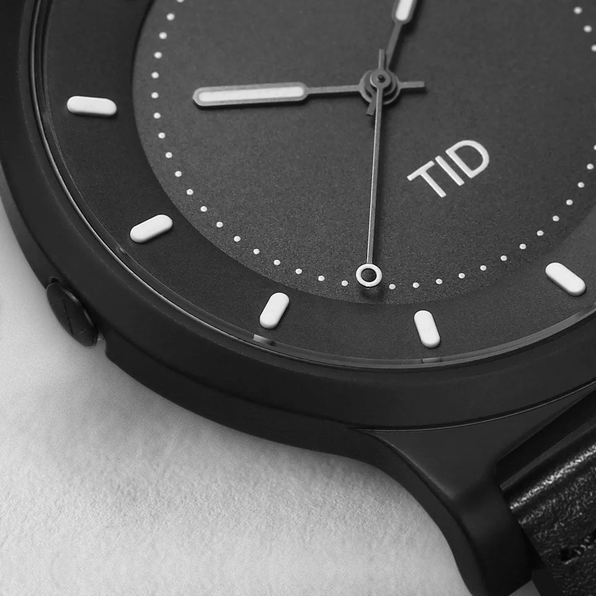 TID No.4 Watch for Men / 40mm Gun Metal Dial / Black Leather Strap